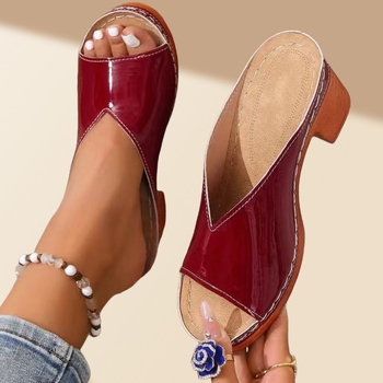 Sandalai su PU viršumi, apvali nosis, klininis kulnas 3–6 cm, gumos padas, pavasaris 2025 leidimas