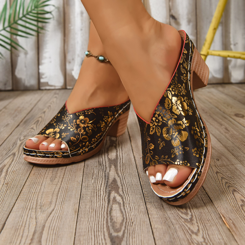 Sandalai su PU viršumi, apvali nosis, klininis kulnas 3–6 cm, gumos padas, pavasaris 2025 leidimas