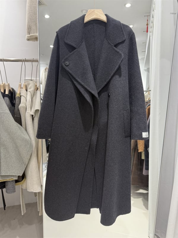 Ženski vuneni kaput sa šal-ovratnikom, debeli i dugi kroj, mješavina 50–70% vune i 30–50% poliestera, gradski elegantan stil