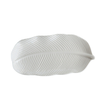 Porcelanski pravokutni tanjur, nepravilan oblik, moderan minimalistički stil, podglazurna završna obrada, pogodna za mikrovalnu