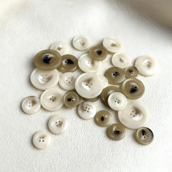 Κομβάκια ρητίνης με τέσσερις οπές, αντίγραφο κέρατος, κατάλληλα για κοστούμι, παλτό και σακάκι