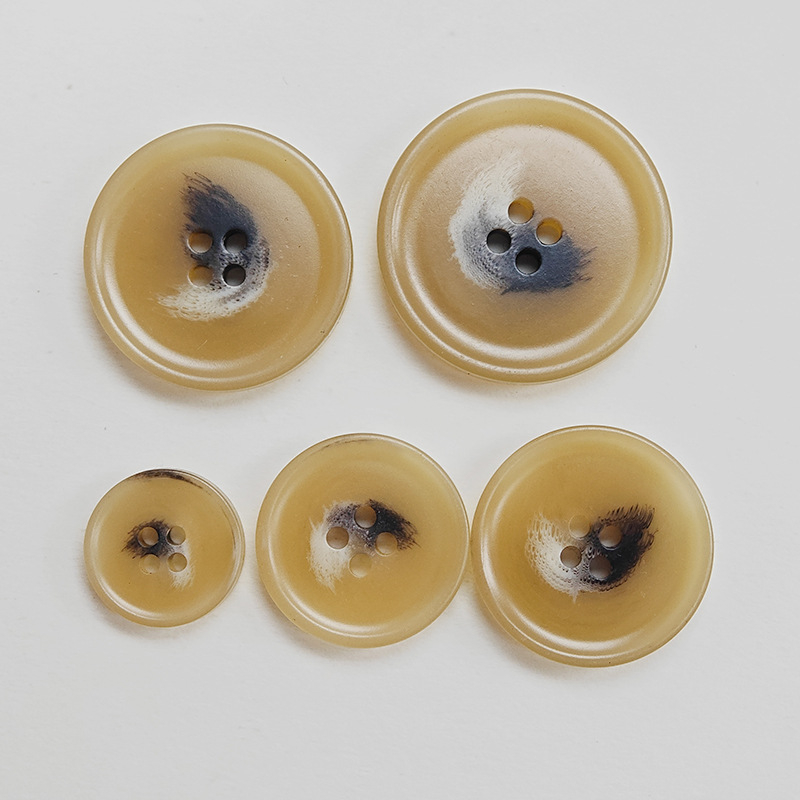 Κομβάκια ρητίνης με τέσσερις οπές, αντίγραφο κέρατος, κατάλληλα για κοστούμι, παλτό και σακάκι