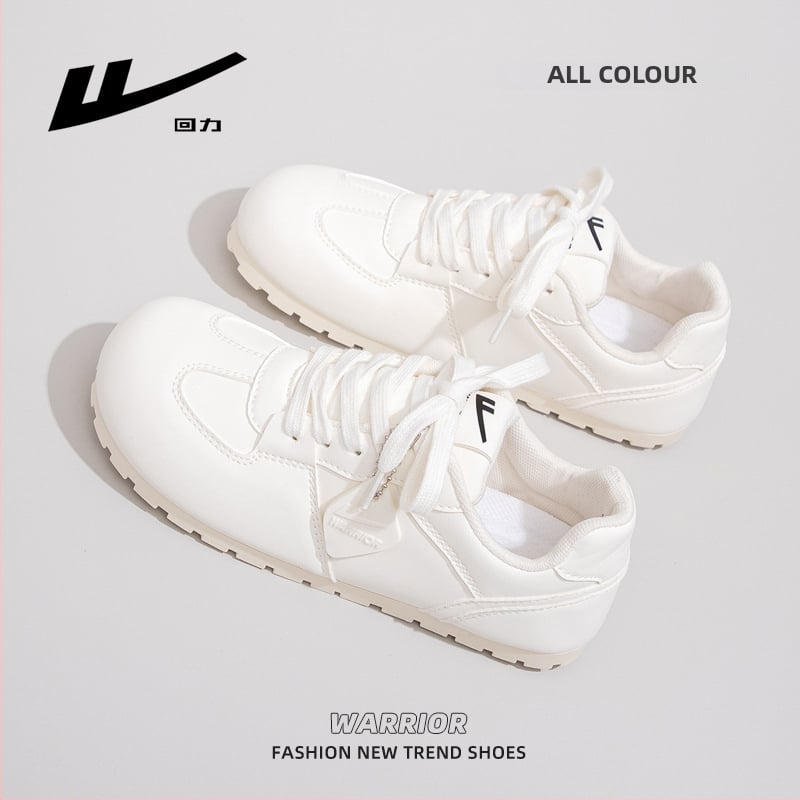 Női edzőcipő kerek orrú, felső része szintetikus bőr, alacsony sarok 1-3 cm, fűzővel záródó, PVC talp