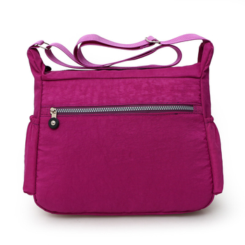 Nylon crossbody torba za žene – nylon podstava, zatvarač, vodoravni kvadratni oblik, unutarnji džep sa zipom (jesen 2023)