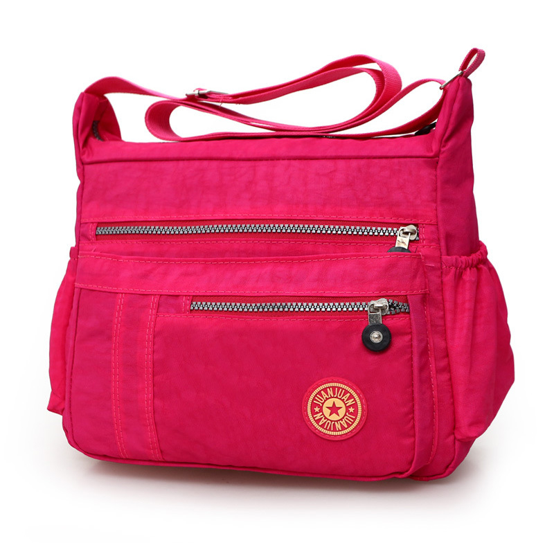 Nylon crossbody torba za žene – nylon podstava, zatvarač, vodoravni kvadratni oblik, unutarnji džep sa zipom (jesen 2023)