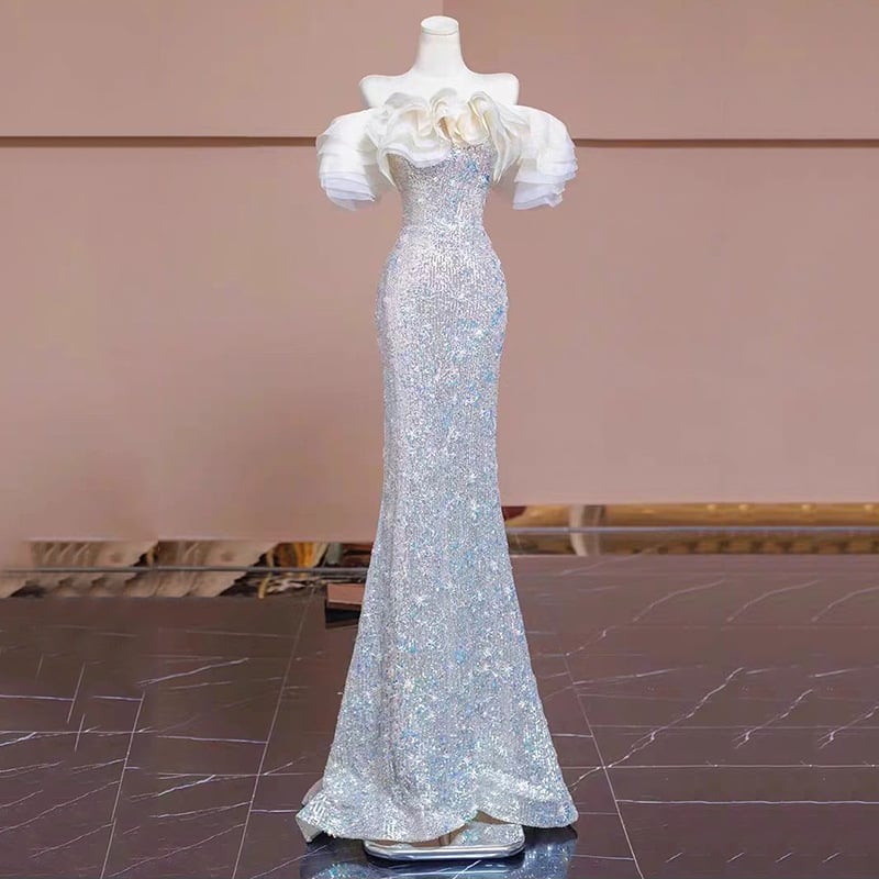 Esküvői ruha magas derekú, váll nélküli, hosszú puffos szoknyával