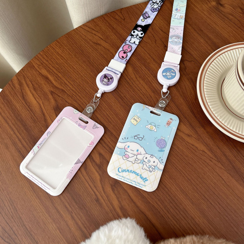 Izvlačni držač kartica za učenike - crtani stil, plastičan, s remenom za nošenje oko vrata