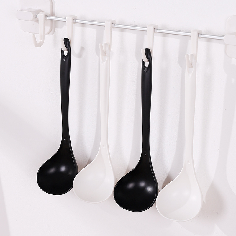 Πλαστικό κουτάλι σούπας με μακριά λαβή και πυκνωμένη κατασκευή — PP, για ενήλικες, μοντέρνο μινιμαλιστικό στυλ, δυνατότητα εκτύπωσης λογότυπου, προσαρμογή διαθέσιμη