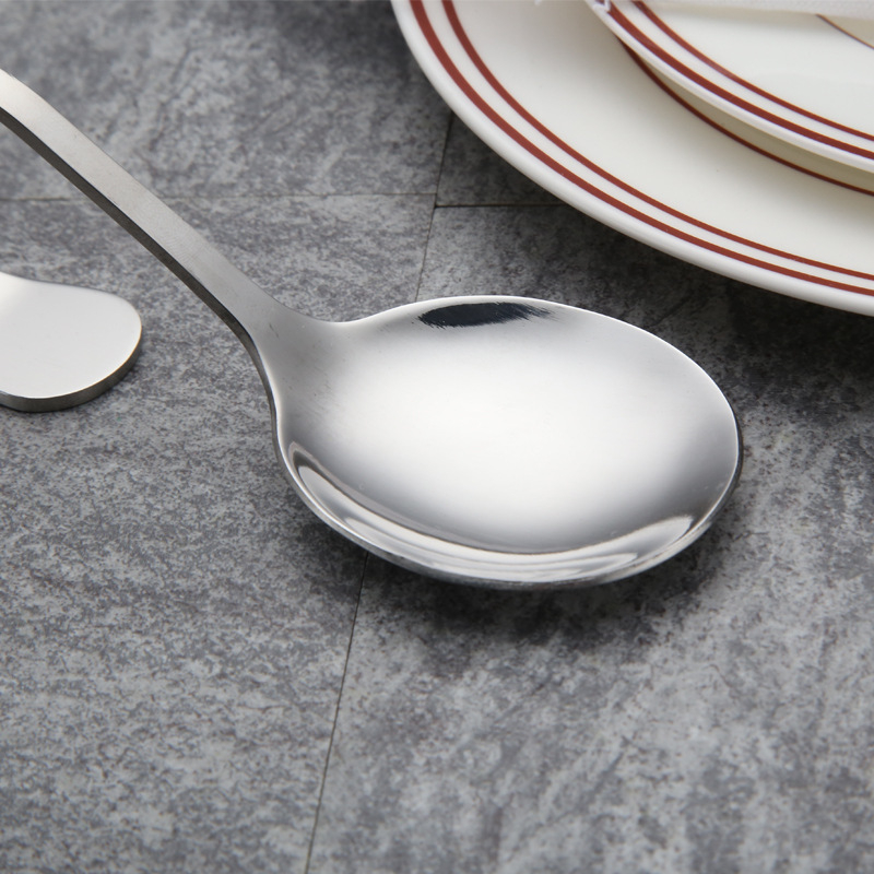 Лъжичка от 410 неръждаема стомана с извита дръжка, овална форма на чашата, модерен стил, възможност за персонализирана обработка