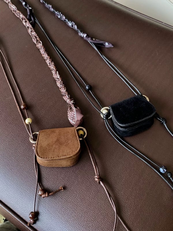 Корейски стил мини монетник от набук със свързване за врата, унисекс портмоне за ключове, червило и слушалки, подплата от синтетична кожа, за ежедневна употреба