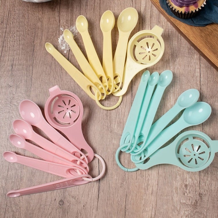 6 részes mérőkanál és tojáselválasztó készlet, műanyag, mérőskálával, sütéshez