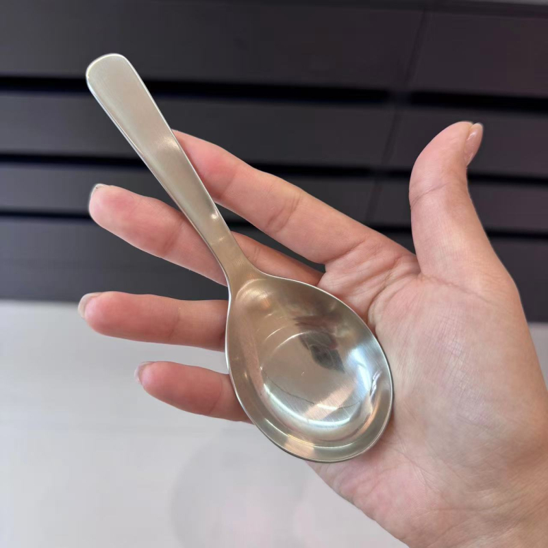 Κουτάλι σούπας από ανοξείδωτο 304, μοντέρνο μίνιμαλ στυλ, μάρκα Poyue, φινίρισμα με τροχό κάνναβης, διαθεσιμότητα προσαρμογής
