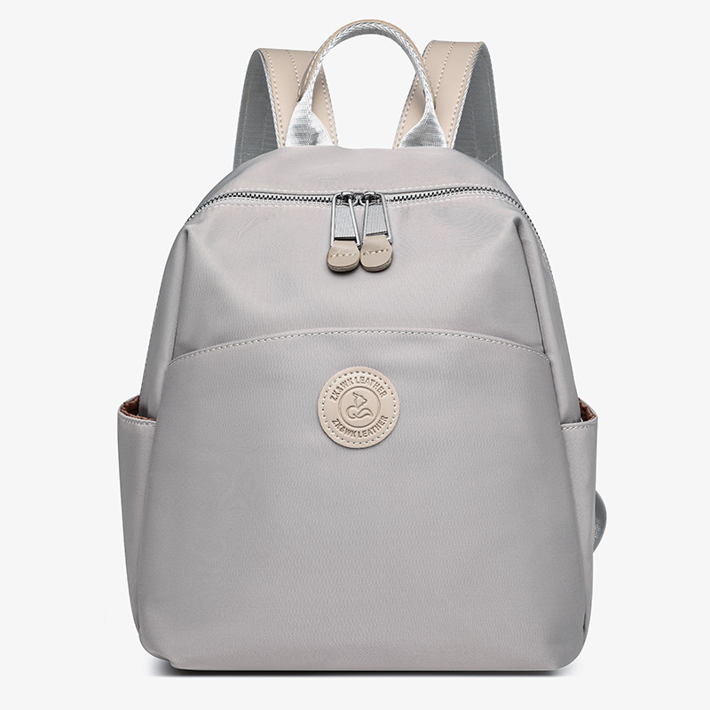 Rucsac cu design neutru, material Oxford, închidere cu fermoar, buzunare interne: buzunar cu fermoar, buzunar pentru telefon, buzunar pentru ID, Primăvara 2025.