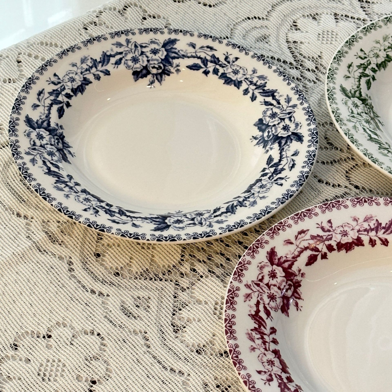 Плитка чиния от керамика с флорална подглазурна украса, кръгла, микровълнова безопасна, персонализируема