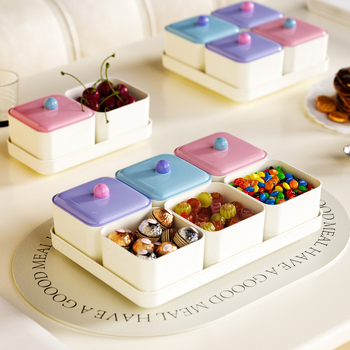 Platou pentru fructe din plastic, cu compartimente și capac, pentru sufragerie; marca Smell your heart, lansare 2024, stil simplu.