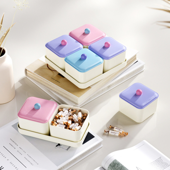 Platou pentru fructe din plastic, cu compartimente și capac, pentru sufragerie; marca Smell your heart, lansare 2024, stil simplu.