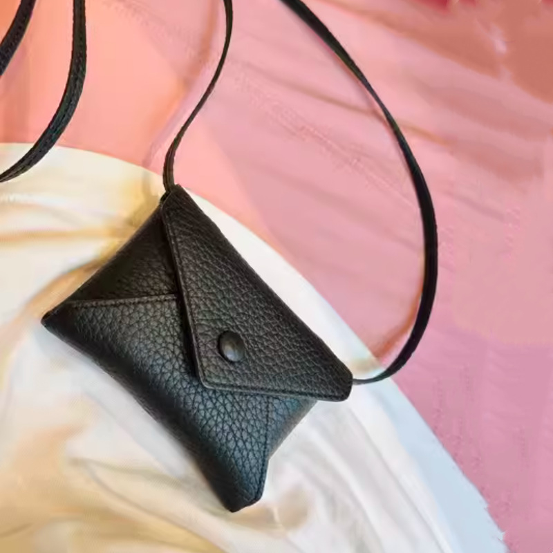 Zsebes pénztárca boríték-stílusú nyakba akasztható kivitel, PU anyag, uniszex, Hoshino Leather Goods