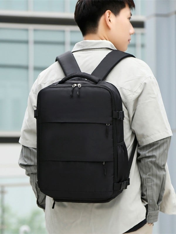 Nagy kapacitású üzleti hátizsák — kopásálló, vízálló Oxford anyagból; 36–55 L; kompatibil 14 colos laptophoz; légáteresztő vállpántok; ideális szabadidős utazásokhoz és tanuláshoz; Business Elite stílus