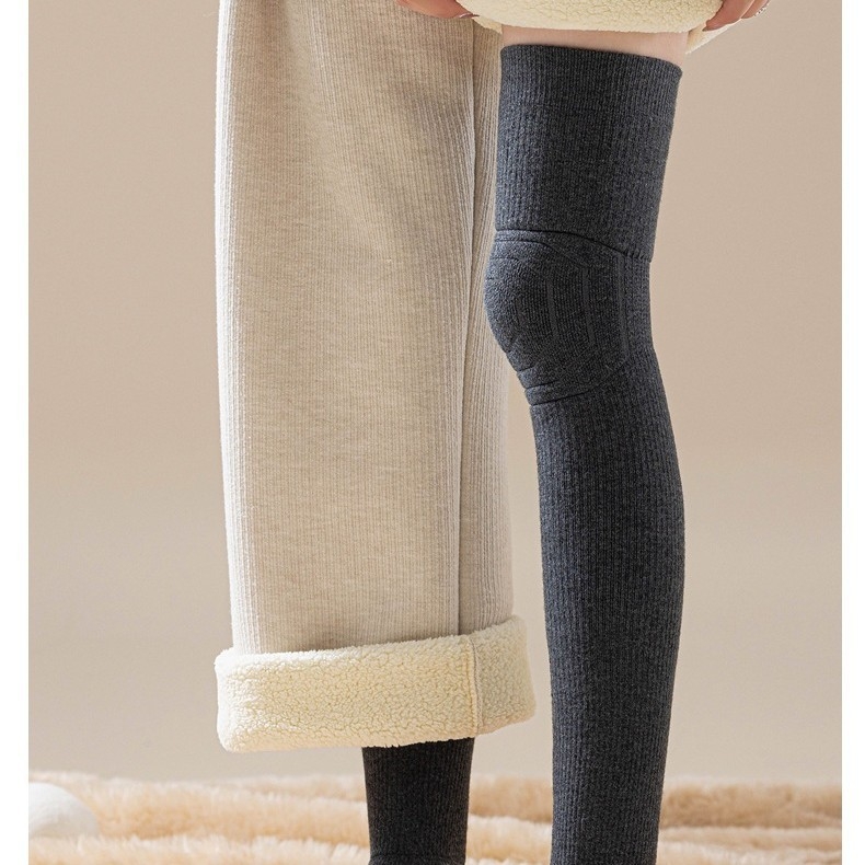 Samostatne vyhrievajúce kolenné návleky na zimu, dlhé nohavice, hrubé froté vnútro; materiály: polyester 51.4%, akryl 25.7%, nylon 15.8%, vlna 3.7%, spandex 3.4% (Dospelí, jeseň 2025)