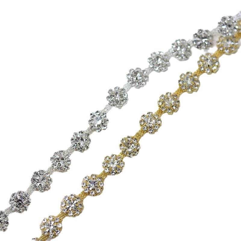 Lanț cu cristale pentru costume de dans – placare electrolitică, model cu floarea-soarelui, design original (Lanț, cristale, placare electrolitică, model cu floarea-soarelui, design original)