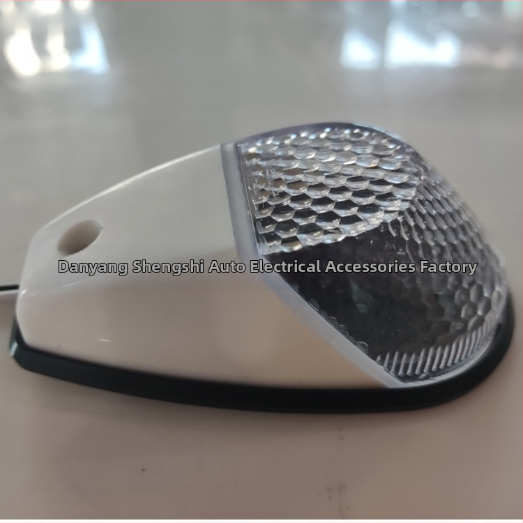 ABS bočná lampa na nákladné vozidlo, model SS-029, príslušenstvo č. SS-029, kompatibilné s nákladnými vozidlami, značka Danyang Prosperity
