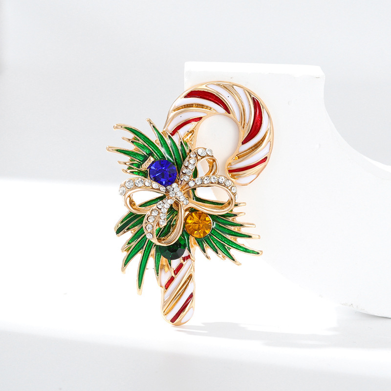 Брошка коледна елха и подаръчна кутия; материал: сплав; стил: щифт, винтидж; обработка: диамантено инкрустиране; опаковка: индивидуално опакована; унисекс