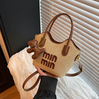 Torba za rame crossbody, PU materijal, oblik kante, zatvarač na zip, unutarnja džepna pretinica sa zipom