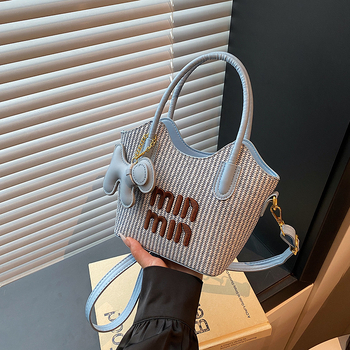 Torba za rame crossbody, PU materijal, oblik kante, zatvarač na zip, unutarnja džepna pretinica sa zipom