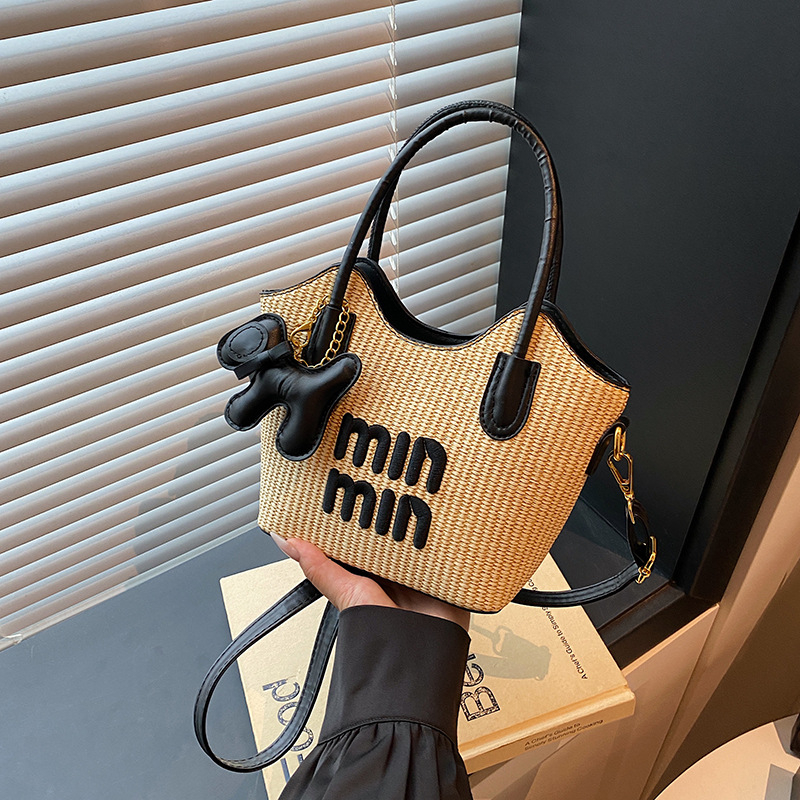 Torba za rame crossbody, PU materijal, oblik kante, zatvarač na zip, unutarnja džepna pretinica sa zipom