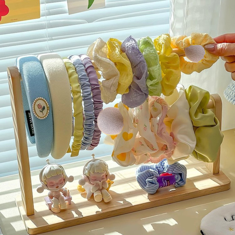 Raft din lemn pentru accesorii de păr - organizator pentru agrafe, brățări și bentițe, stil artistic, toamnă 2025