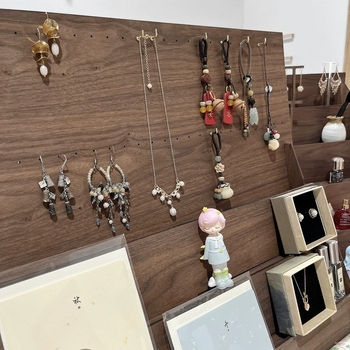 Дървена стойка за бижута, 3-етажна настолна поставка, мултифункционална, модерен минималистичен стил