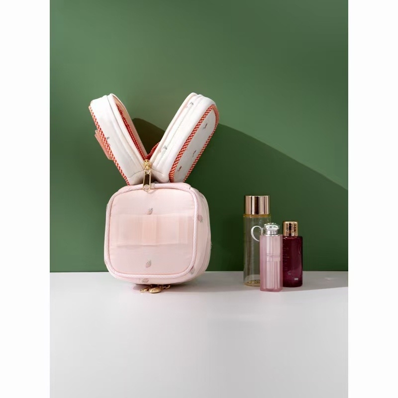 Hordozható ékszerdoboz hímzett, kiváló minőségű dizájn, antioxidációs védelem, márka Unique, modern, letisztult stílus, 2023-ban bevezetve.