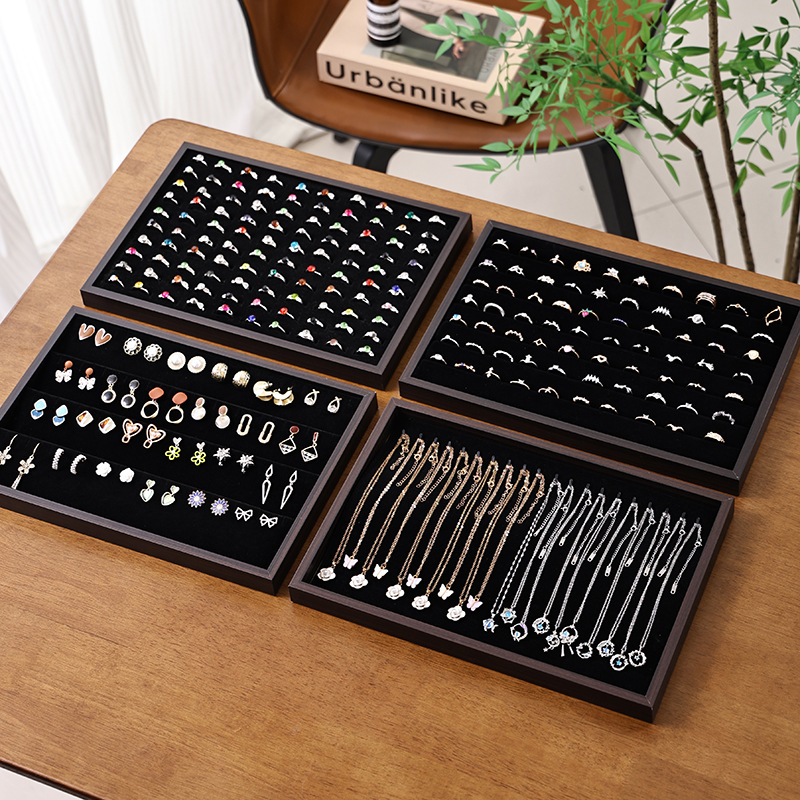 Fából készült ékszerállvány, négyzet alakú, egyszintes, luxus kivitel