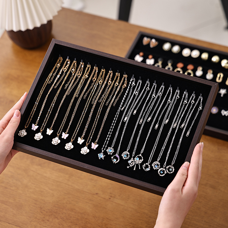 Fából készült ékszerállvány, négyzet alakú, egyszintes, luxus kivitel