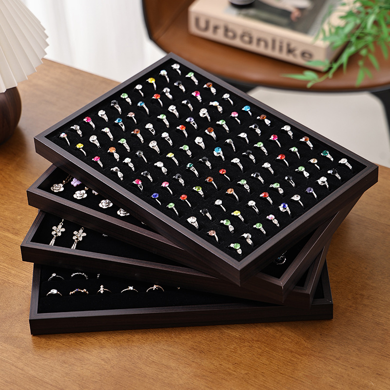 Fából készült ékszerállvány, négyzet alakú, egyszintes, luxus kivitel