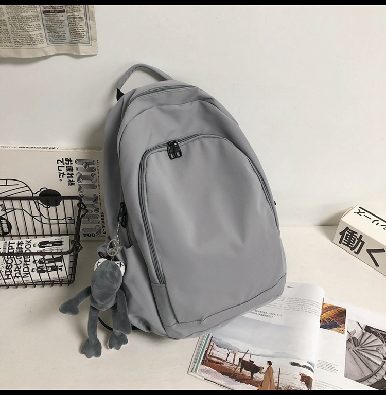 Unisex iskolai hátizsák, nagy kapacitású 20-35 L, nejlon külső, poliészter bélés, 12 hüvelykes laptop kompatibil, görbült vállpántok