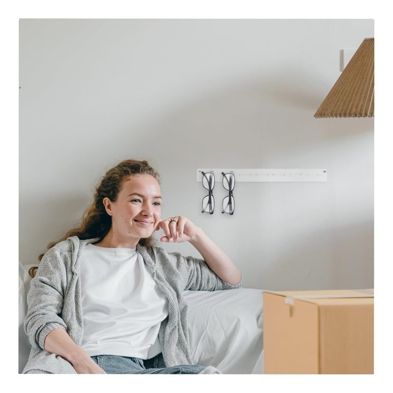 Pinxu akril falra szerelhető szemüveg bemutató, egy réteg, egyszerű forma, művészi stílus, CY-25074