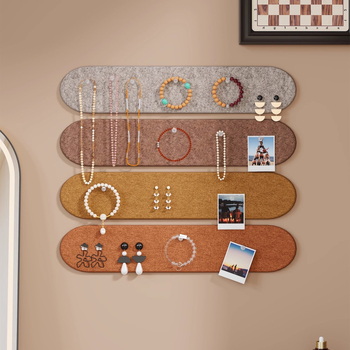 Стелаж за бижута със фетров панел, многофункционална стенна декорация, четири нива за огърлици, гривни и обици, монтаж върху стена със вакуумни чашки