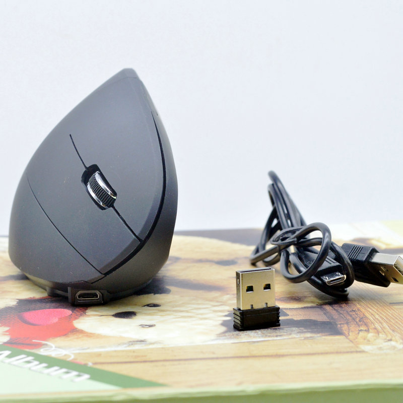 Vertikalna punjiva optička miš s USB bežičnim 2.4GHz, 1600 DPI, 6 tipki, četverostruki kotačić