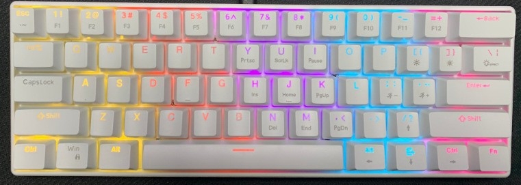 61 tipkovnica s žičnom konekcijom, mehanička, zelena osovina, miješano RGB osvjetljenje, vodootporna