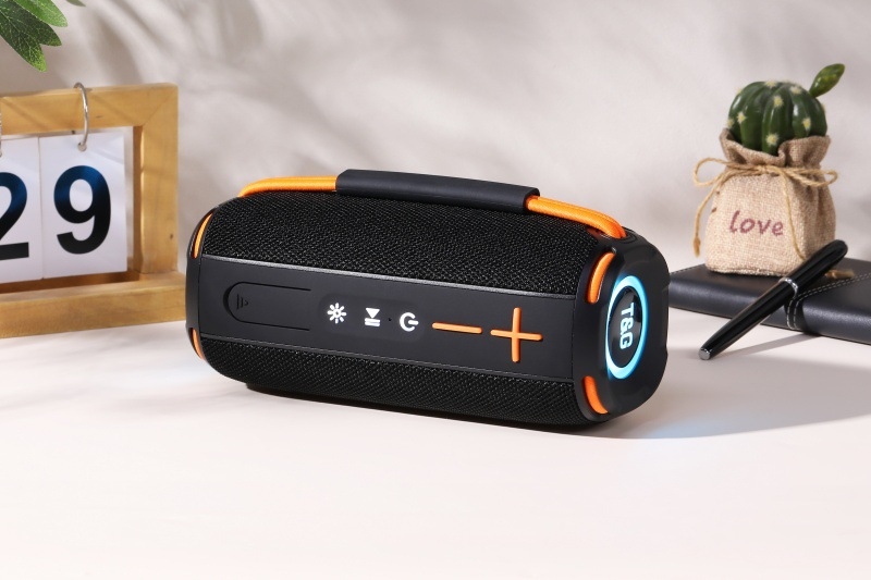 Prijenosni Bluetooth zvučnik sa slotom za karticu, 2 zvučnika, BT 5.3, ugrađena baterija 1000–1200 mAh, 10 W, frekvencijski raspon 100 Hz–20 kHz, domet 10 m