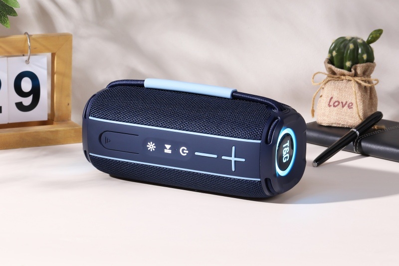Prijenosni Bluetooth zvučnik sa slotom za karticu, 2 zvučnika, BT 5.3, ugrađena baterija 1000–1200 mAh, 10 W, frekvencijski raspon 100 Hz–20 kHz, domet 10 m
