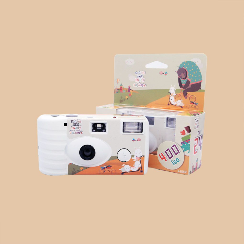 Yancai еднократна филмова камера за снимки с светкавица, Point-and-Shoot стил, 24MP CCD, 3x оптично увеличение, 2.3" LCD, USB 3.0, перископна леща