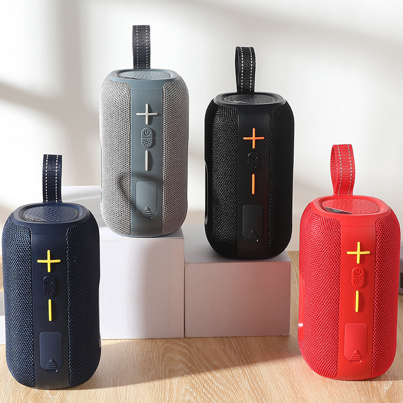 Mini Bluetooth zvučnik, 8W izlaz, Bluetooth 5.3, 100 Hz–20 kHz, SNR ≥70 dB, ugrađena baterija 1000–1200 mAh