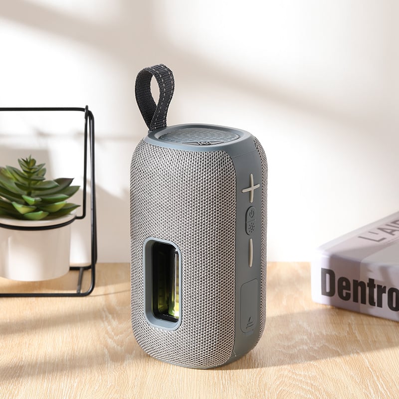 Mini Bluetooth zvučnik, 8W izlaz, Bluetooth 5.3, 100 Hz–20 kHz, SNR ≥70 dB, ugrađena baterija 1000–1200 mAh