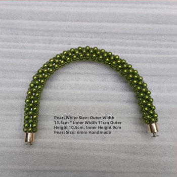 Αποσπώμενο πλεκτό λουράκι τσάντας από μαργαριτάρια σε σχήμα U — Hiro Mori, υλικό: χάντρες, άνοιξη 2024, λειτουργία: μείωση βάρους