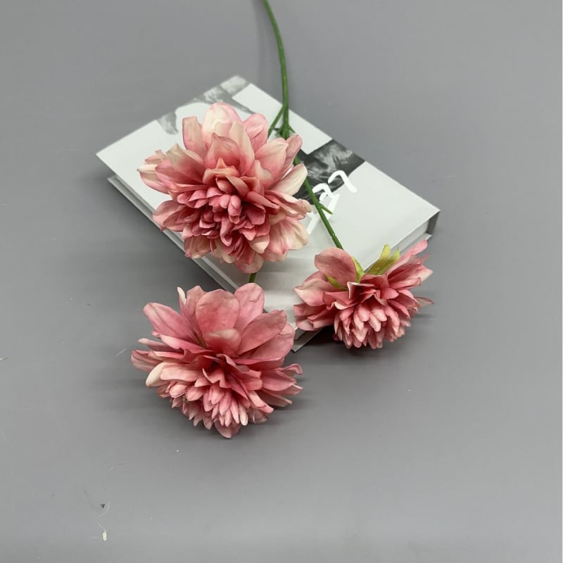 Τεχνητό μπουκέτο ντάλιες, 3 κεφάλια σε ένα στελέχος, διακόσμηση φόντου γάμου (Μάρκα: Happy month; Υλικό: Πλαστικό, μεταξωτό λουλούδι; Τεχνική: Διαμόρφωση, ανάγλυφο; Διαφορετικότητα: 4228004; Χρήση: Γάμος)