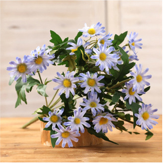 Umjetni cvijet Daisy – materijal: svila mrežica, sitotisak; pogodno za vjenčanja, fotografiranje na otvorenom i kućnu dekoraciju.