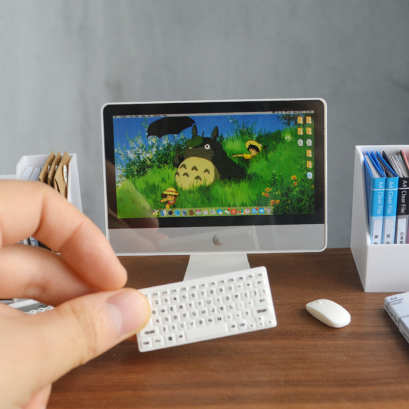 Calculator desktop miniatural pentru casă de păpuși, cu tastatură și mouse – model static din plastic, recuzită pentru păpuși, vârsta 15–35