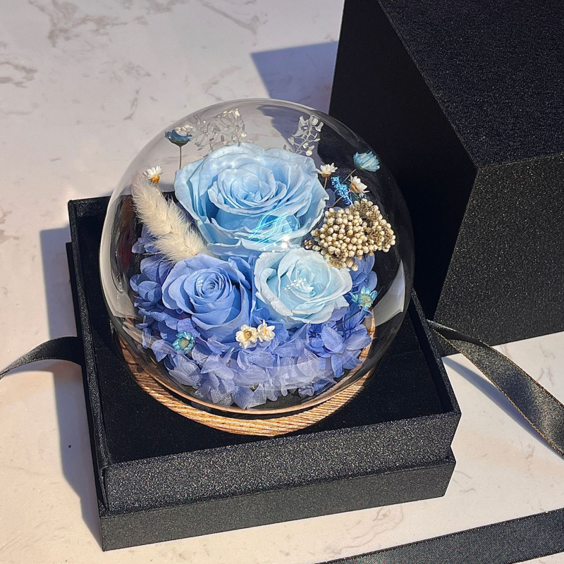 Trandafir etern în cupă de sticlă sferică – Material: Trandafir etern; Varietate: Roza; Cadou gata; Potrivit pentru nunți și zile de naștere